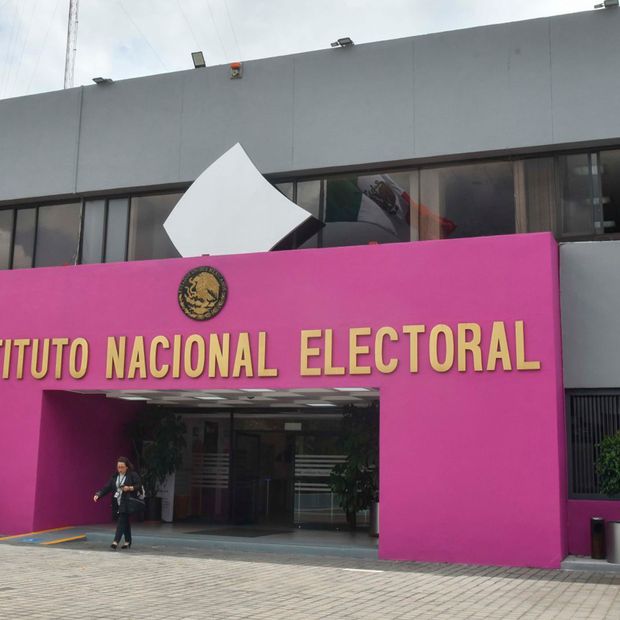 Sheinbaum Pide que ASF Audite Todos los Contratos tras Renuncia de Taddei al INE